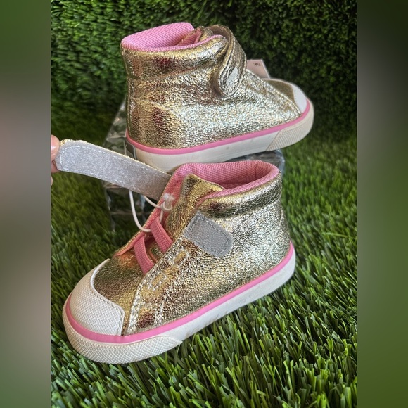 🌈SEE KAI RUN Gold and Pink Kids Top Sneakers SIZE #5🌈 - Picture 13 of 17